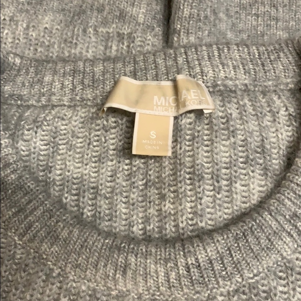 Sweater - Picture 4 of 6